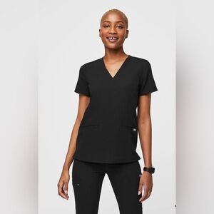 Figs Casma Three-Pocket Scrub Top in Black Size XL